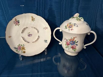 CHANTILLY.
Covered handled cup and saucer...