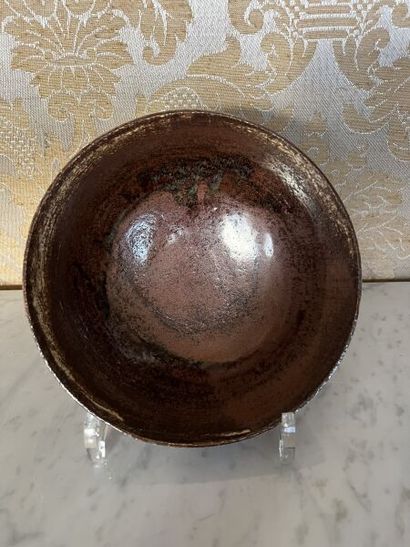Mami KANNO (20th century). 
Bowl in brown...
