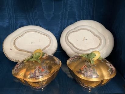 MEISSEN.
Pair of covered four-lobed sugar...