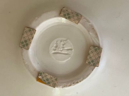 Jean GIREL (born 1947). 
Soup bowl in porcelain...