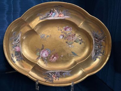 MEISSEN.
Pair of covered four-lobed sugar...
