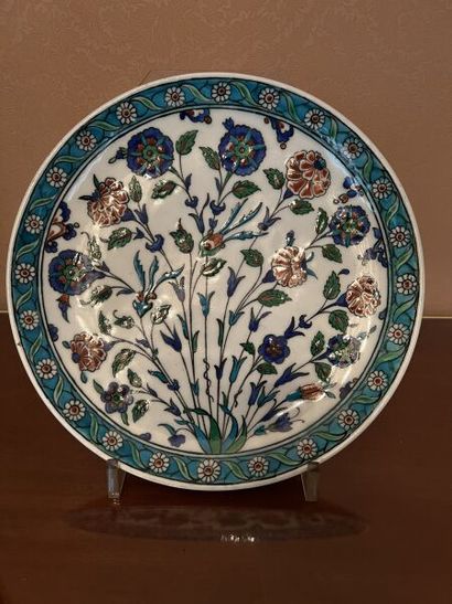 Théodore DECK (1823-1891). 
Coupe circulaire...