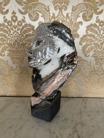 Christian MARTINON (20th century).
Porcelain...