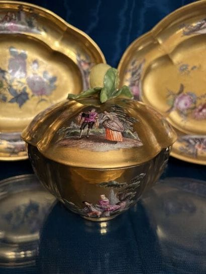 MEISSEN.
Pair of covered four-lobed sugar...