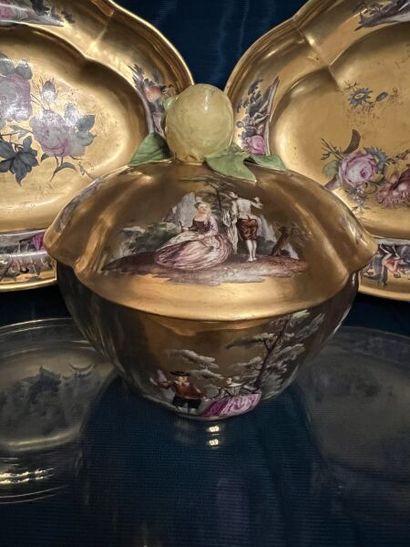 MEISSEN.
Pair of covered four-lobed sugar...