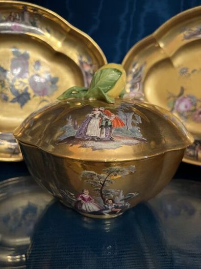 MEISSEN.
Pair of covered four-lobed sugar...