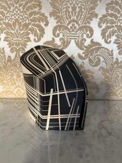 Sandrine TONNELIER (né en 1972). 
Sculpture...