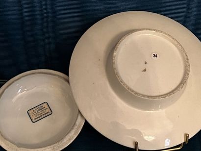 PARIS.
Porcelain trembleuse covered cup and...