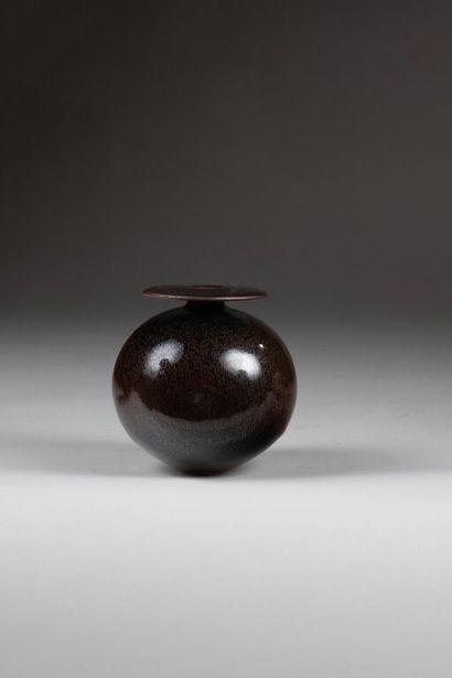 École contemporaine. 
Petit vase globulaire...
