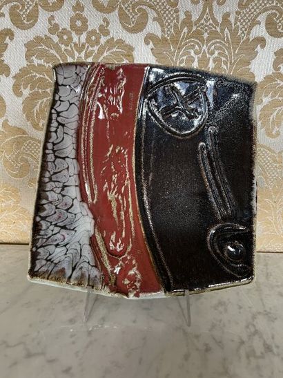 Charles HAIR (born 1955).
Porcelain stoneware...