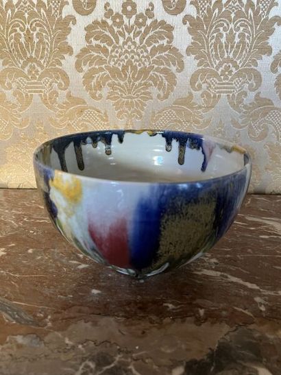 Janice TCHALENKO (1942-2018).
Coupe ronde...
