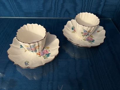 CHANTILLY.
Pair of scalloped soft-paste porcelain...