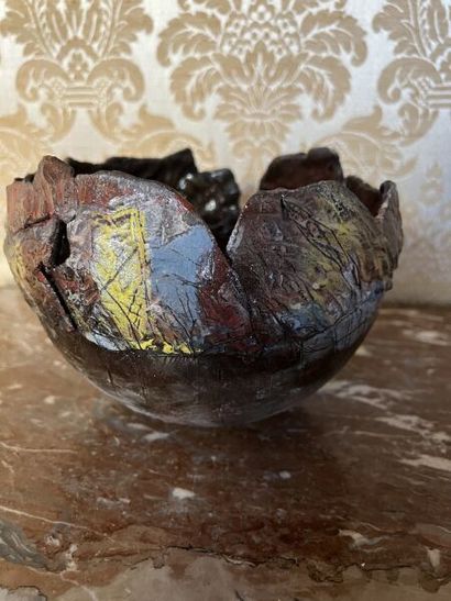 Ghislaine de ROUGE (née en 1968). 
Demi-sphère...