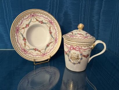 In the taste of the Manufacture de la Reine....