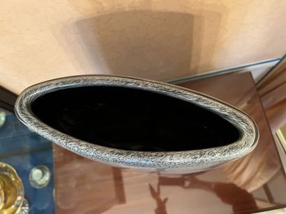 Alain & Marisa BEGOU (nés en 1945 et 1948).
Vase...