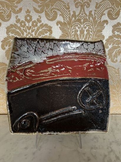Charles HAIR (born 1955).
Porcelain stoneware...
