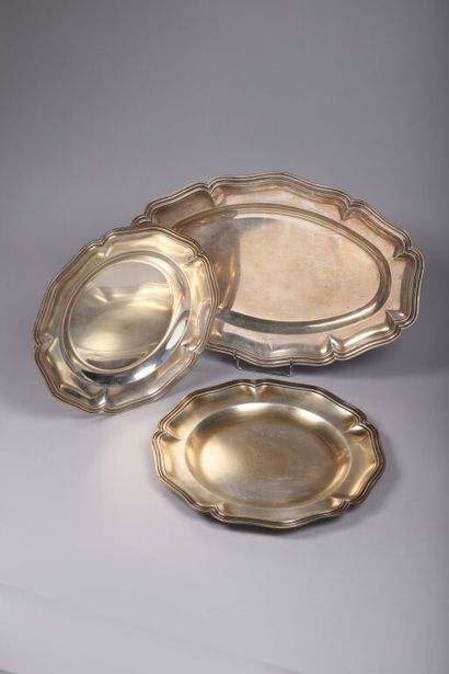 Suite de trois plats en argent (950/1000e),...