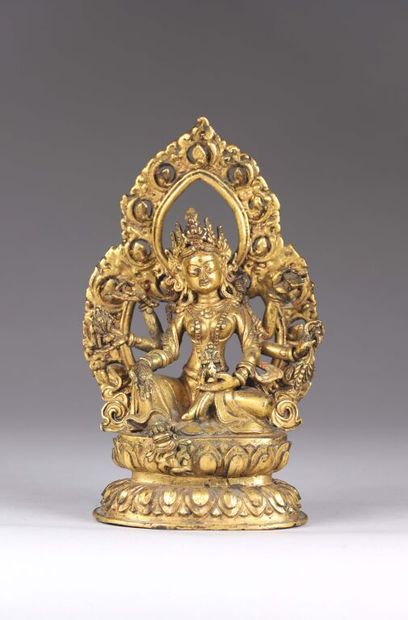NÉPAL.
Statuette de Vasudhara à six bras...