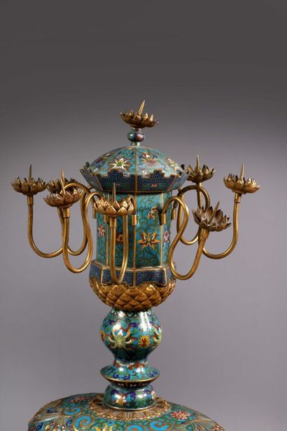 CHINE.
Paire d'importants et rares éléphants...
