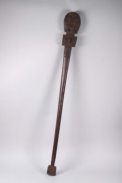 Massue. Type U'U. Style « Gauguin ». Bois...