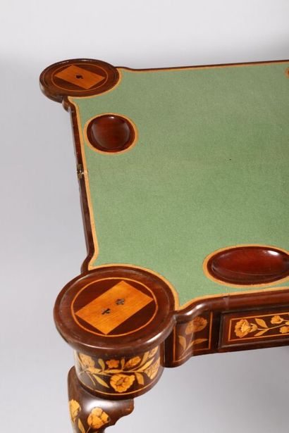 Table console formant table à jeu, plateau...