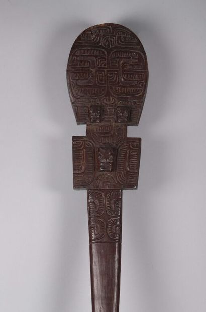 Massue. Type U'U. Style « Gauguin ». Bois...