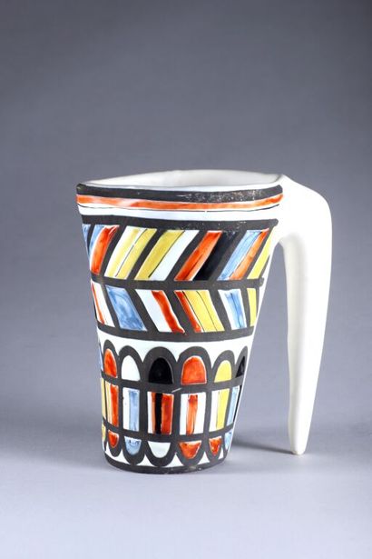 Roger CAPRON (1922-2006).
Pichet en céramique...