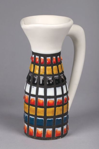 Roger CAPRON (1922-2006).
Pichet en céramique...