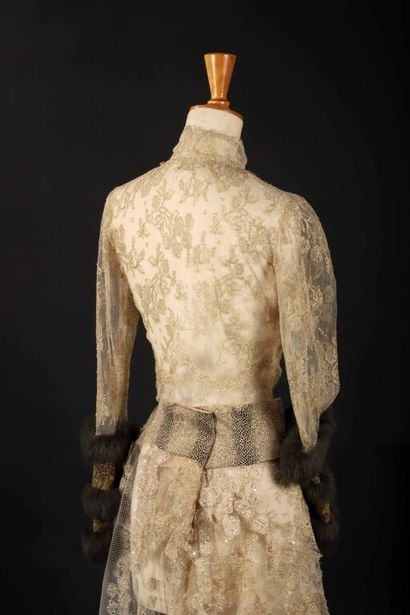 * Modèle couture.
Commande spéciale de Tania...