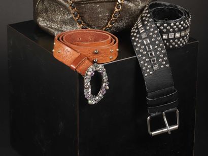 * Lot de 2 ceintures :
- DOLCE & GABBANA.
Ceinture...