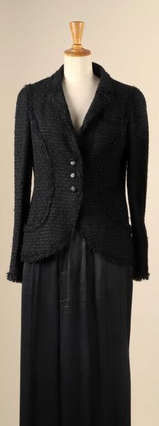 * CHANEL par Karl LAGERFELD.
Veste droite...