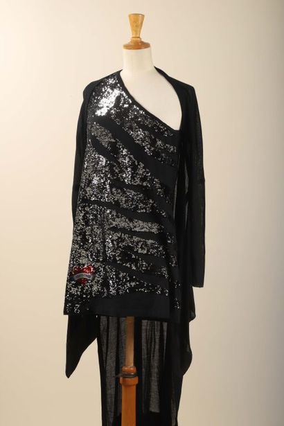 * Roberto CAVALLI.
Lot comprenant :
- Doudoune...