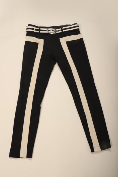 * STELLA MAC CARTNEY.
Lot comprenant :
-...