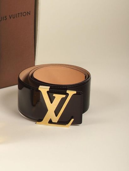 * LOUIS VUITTON.
Large ceinture, boucle «...
