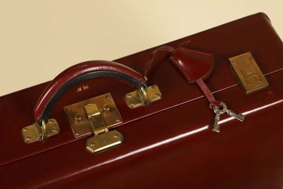HERMÈS.
Attaché-case en cuir box Bordeau,...
