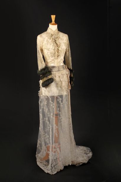 * Modèle couture.
Commande spéciale de Tania...