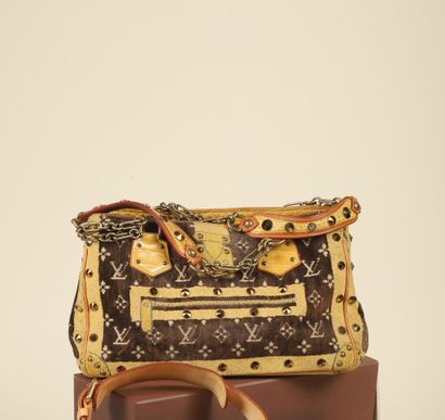 * LOUIS VUITTON.
Sac à main Le Fabuleux Trompe...