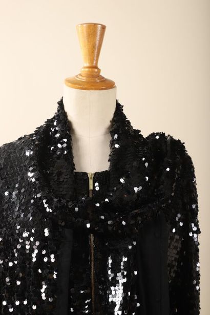 * DOLCE & GABBANA et ROBERTO CAVALLI.
Lot...