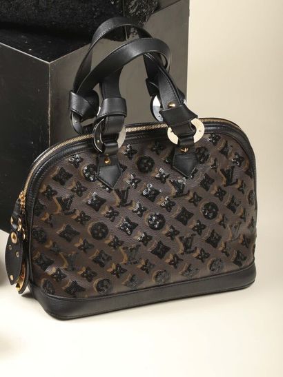 * LOUIS VUITTON par Marc JACOBS.
Rare sac...