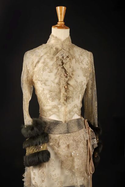 * Modèle couture.
Commande spéciale de Tania...