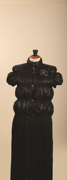 * Roberto CAVALLI.
Lot comprenant :
- Doudoune...
