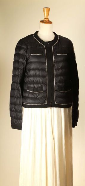 MONCLER.
Veste à double effet : doudoune...