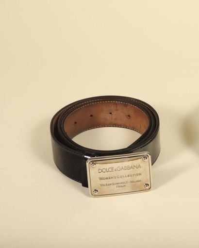 DOLCE & GABBANA.
Ceinture plaque griffée...