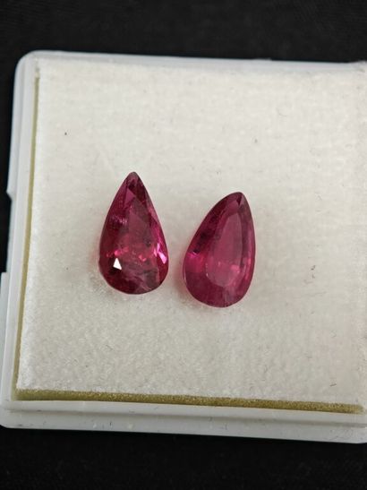 * Lot de tourmalines roses sur papier de...