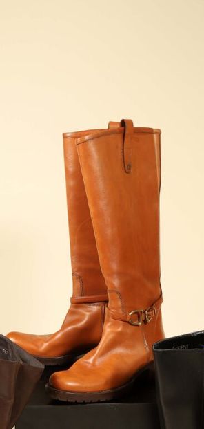 RALPH LAUREN.
Pair of gold leather riding...