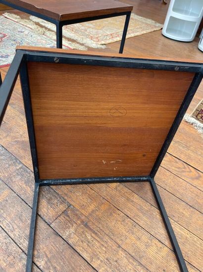 Travail moderne vers 1960.
Paire de tables...