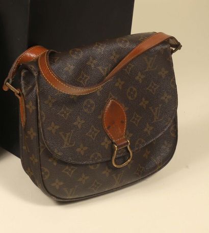 LOUIS VUITTON. 
Sac Saint Cloud, petit modèle,...