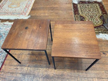 Travail moderne vers 1960.
Paire de tables...