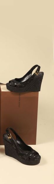 LOUIS VUITTON.
Pair of open wedges, black...