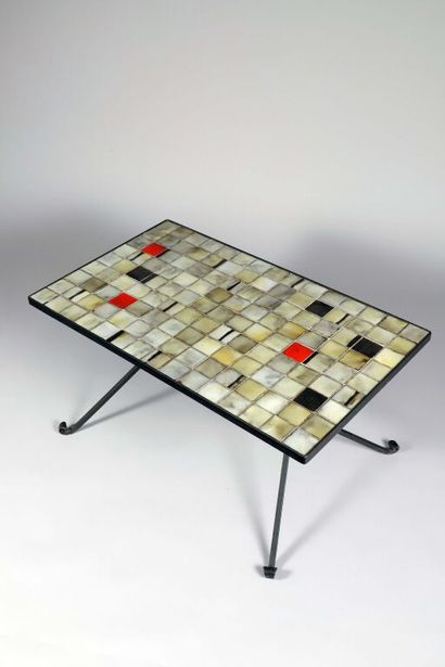 Mado JOLAIN (1921-2019).
Table basse à plateau...